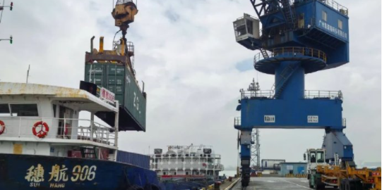 黃埔-南沙外內(nèi)貿(mào)海運集裝箱同船載運啟動