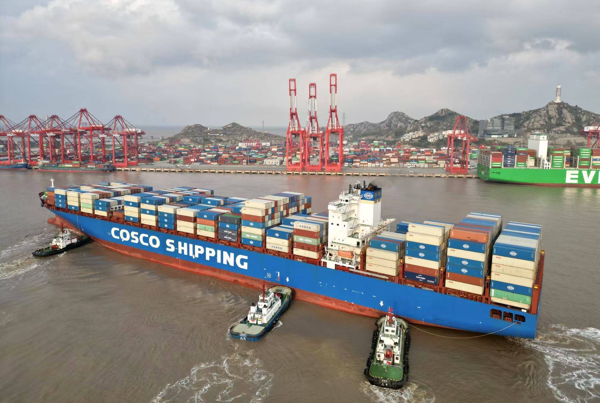 直航船與中轉(zhuǎn)船：內(nèi)貿(mào)海運(yùn)，該選直達(dá)還是中轉(zhuǎn)？